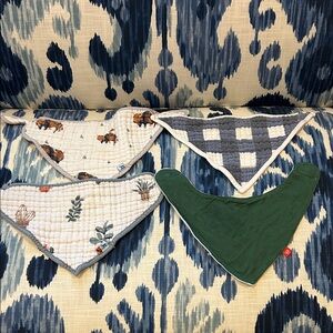 4 baby bibs magnetic me, little unicorn and Aden and Anais